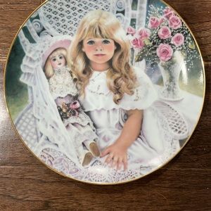 Collector Plate Heirlooms and Lace Series